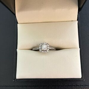 diamond engagement ring